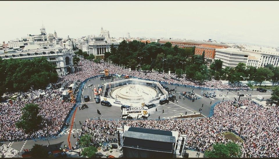 One random photo + 4 events from history