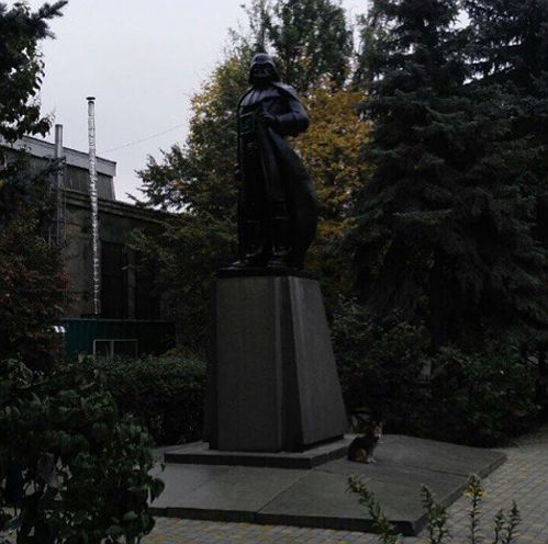 Ukrainsk historia: avkommuniseringsutgåvan