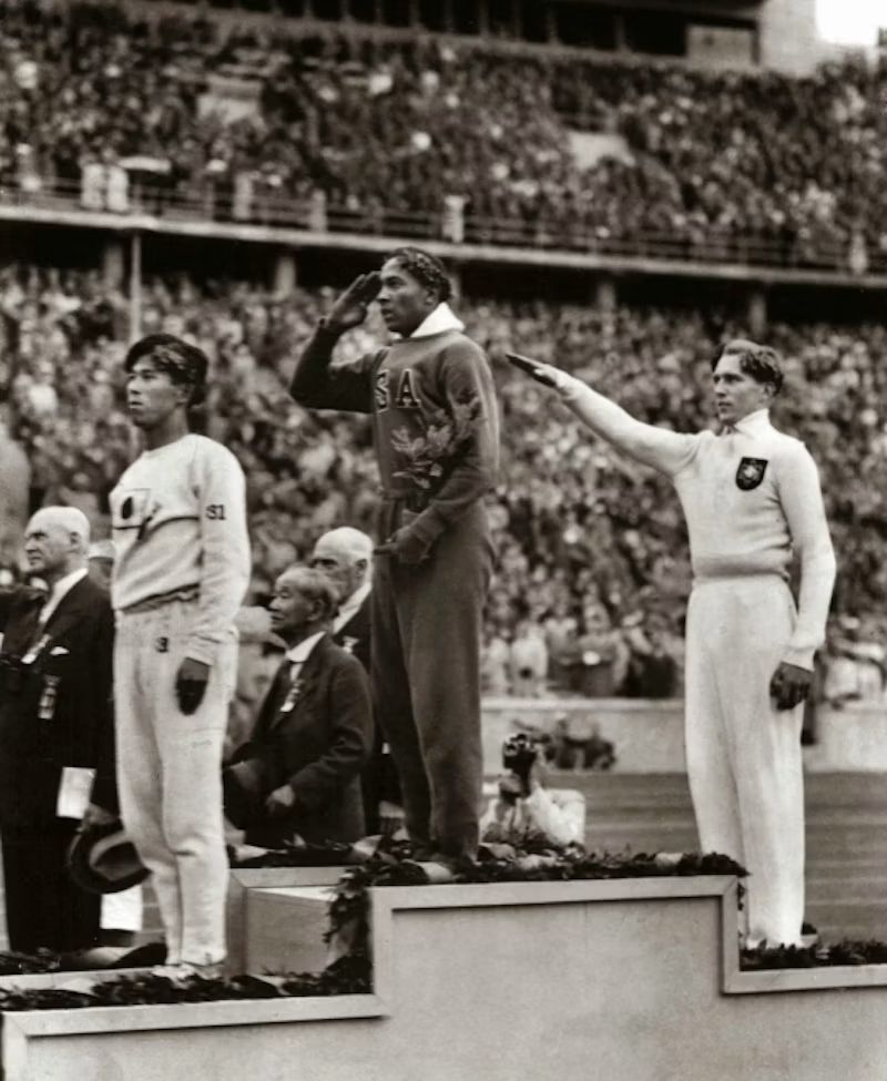 5 Iconic Sports Photos