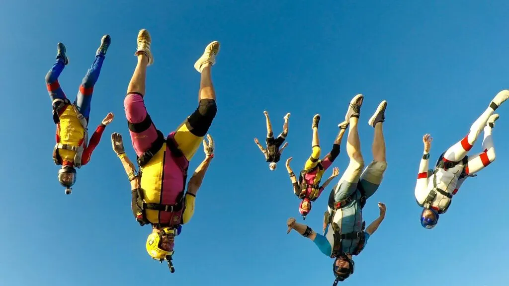 People Skydiving (Sometimes lips skydive too)