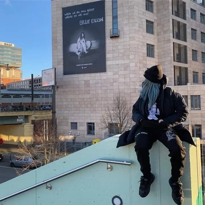 BILLIE EILISH RANDOM PLACE