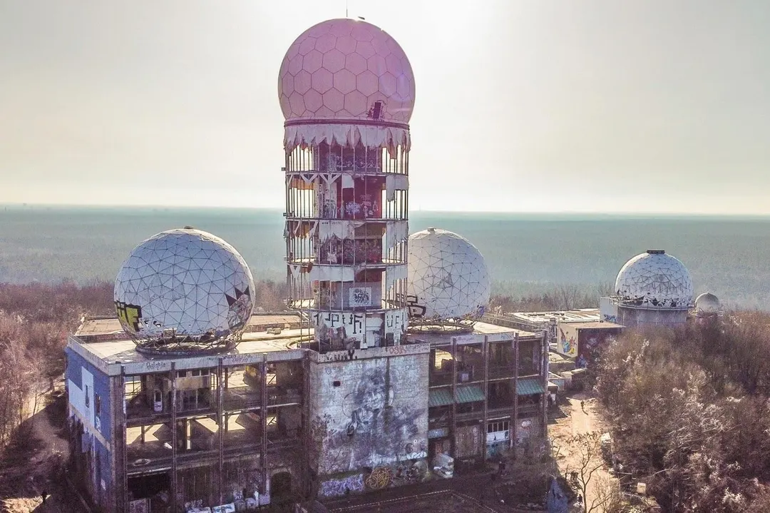 Famous Lost Places Worldwide