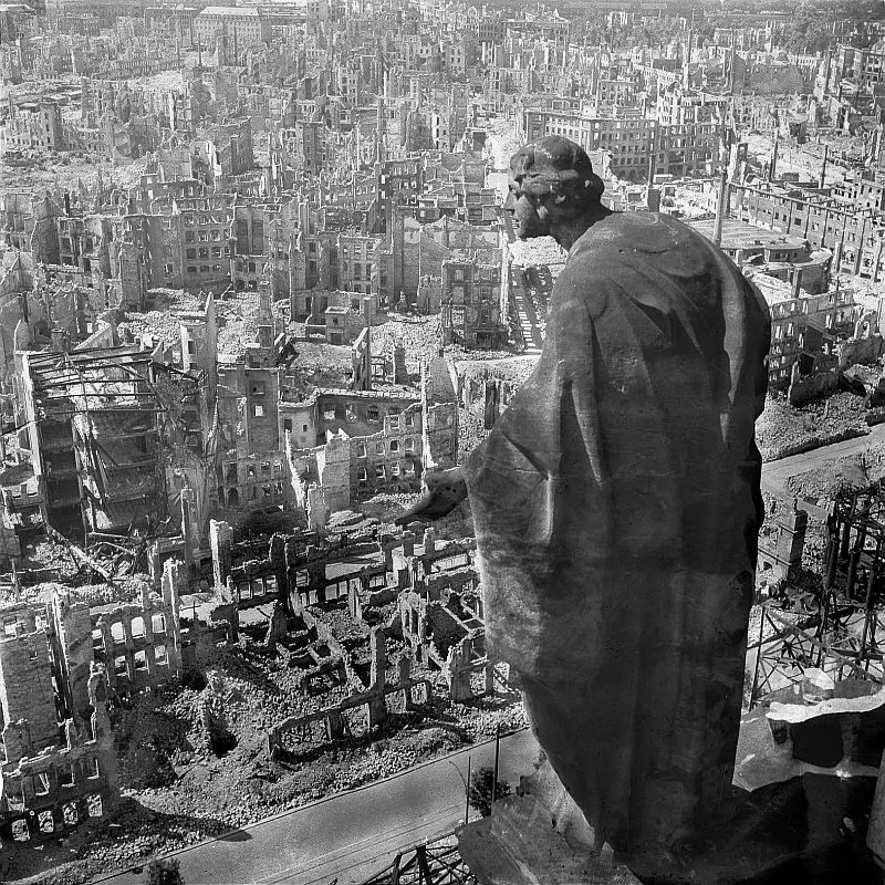 WWII Pictures (Medium)