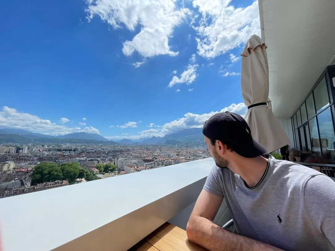Théo around the world