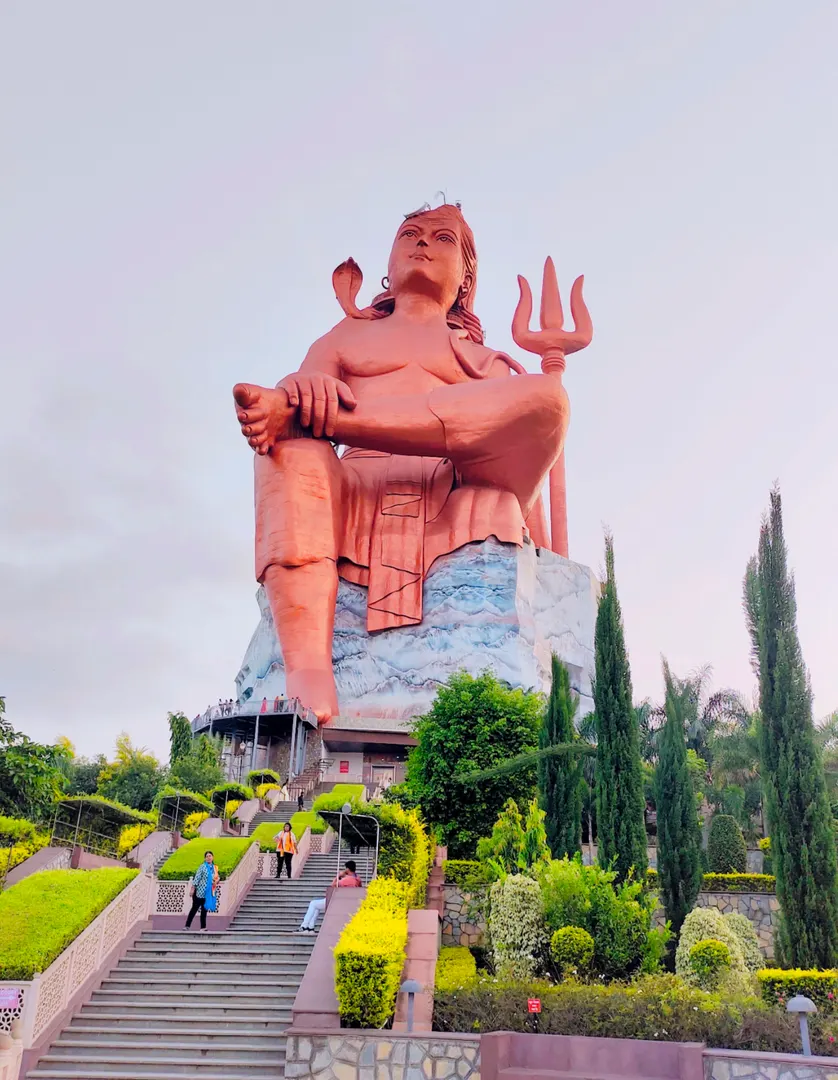 Top 5 tallest statues in the world!
