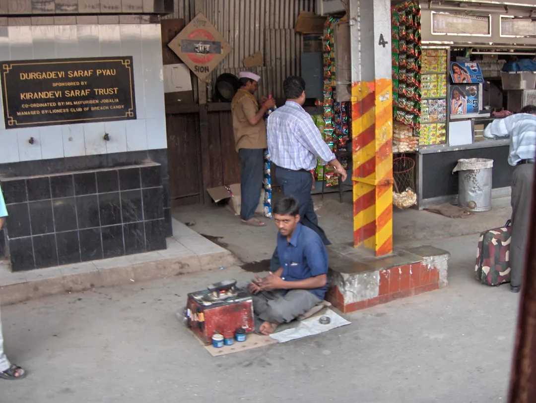 Shoe shiners around the world