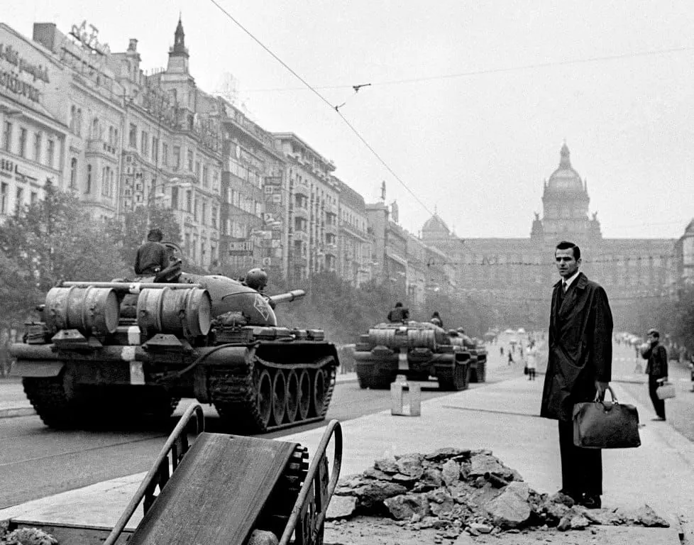 War Photos with Recognizable Buildings IV